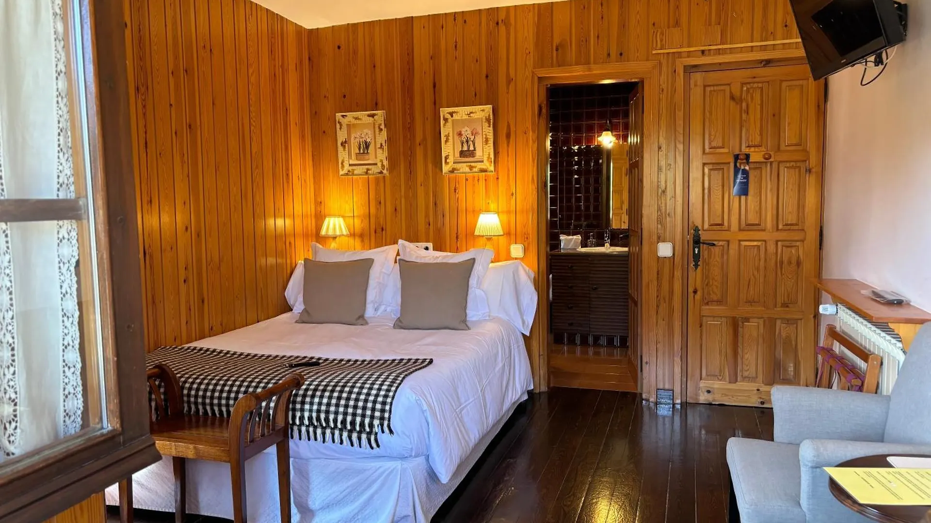 El Xalet De Tauell Hotel Rural