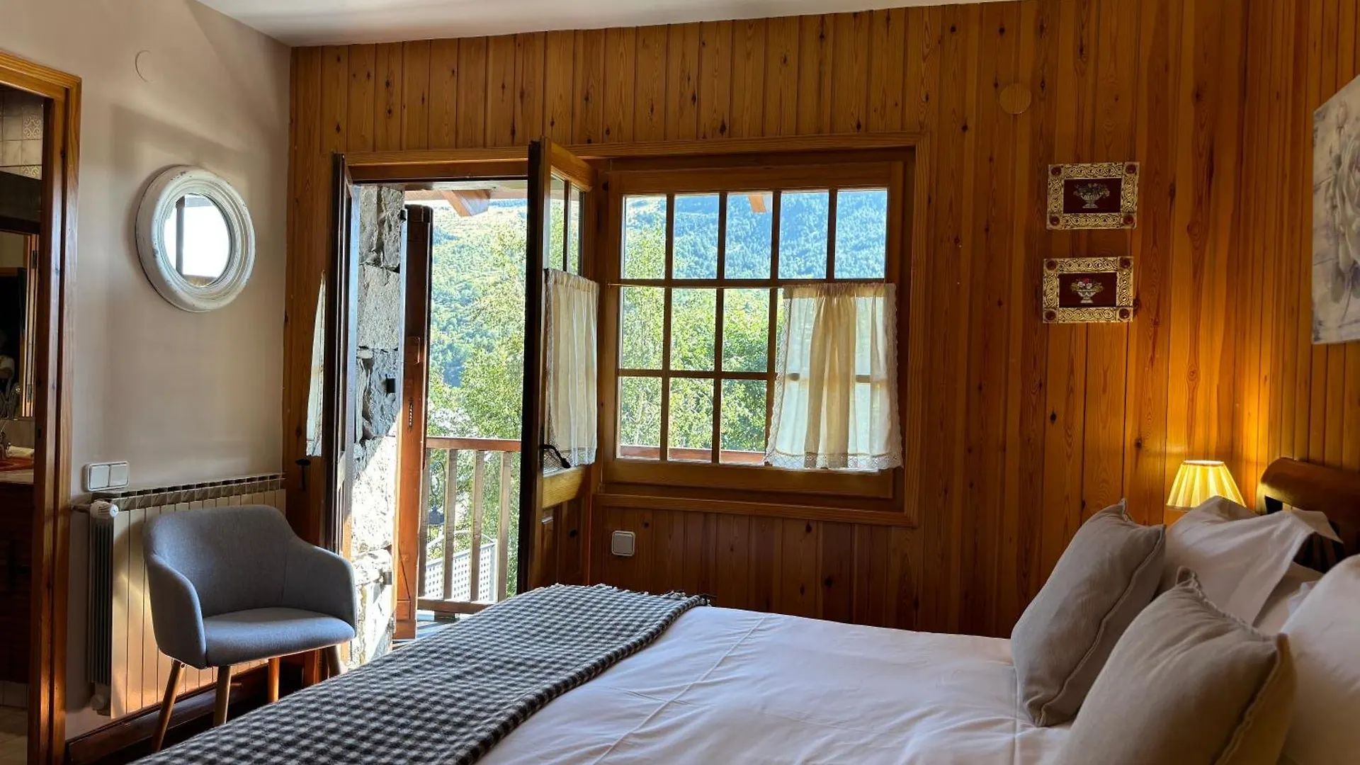 El Xalet De Tauell Hotel Rural 2*, Estación Espagne