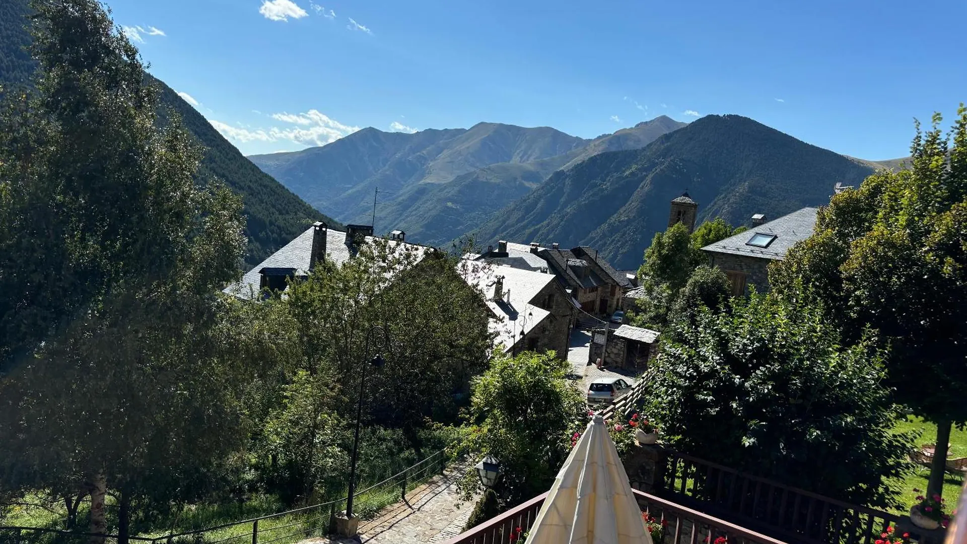 El Xalet De Tauell Hotel Rural