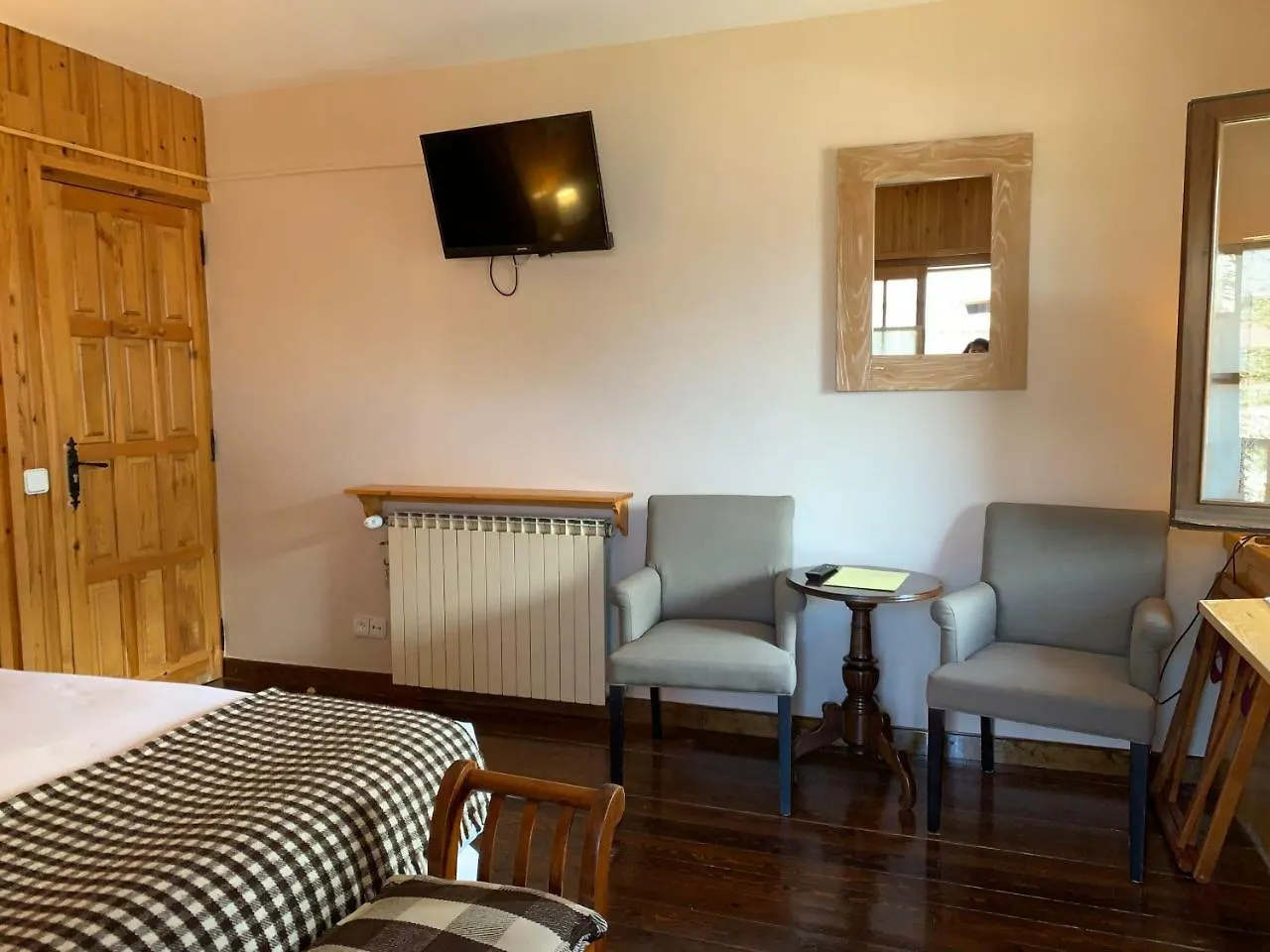 El Xalet De Tauell Hotel Rural