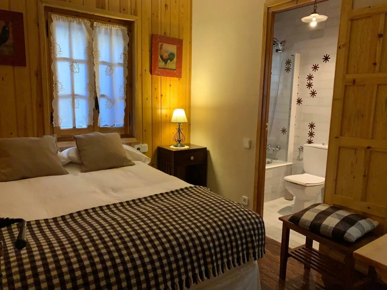 El Xalet De Tauell Hotel Rural 2*, Estación Španělsko