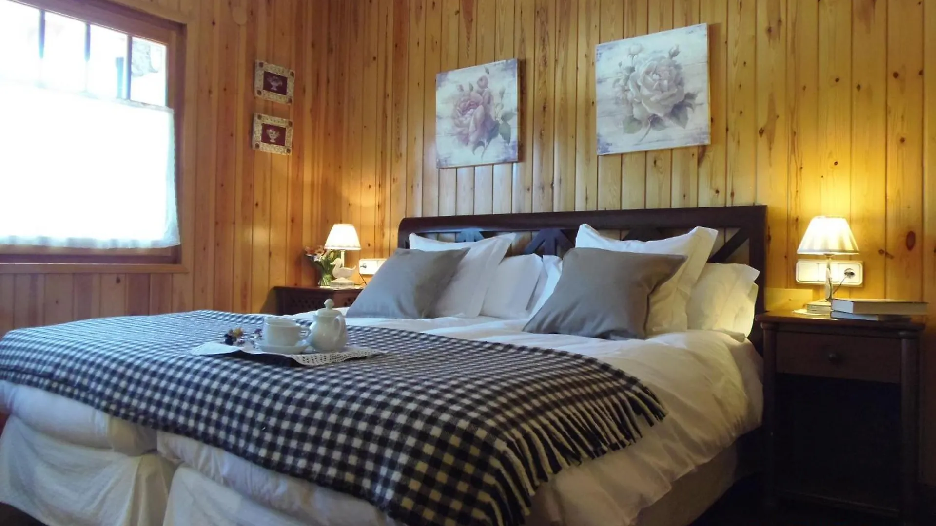 El Xalet De Tauell Hotel Rural