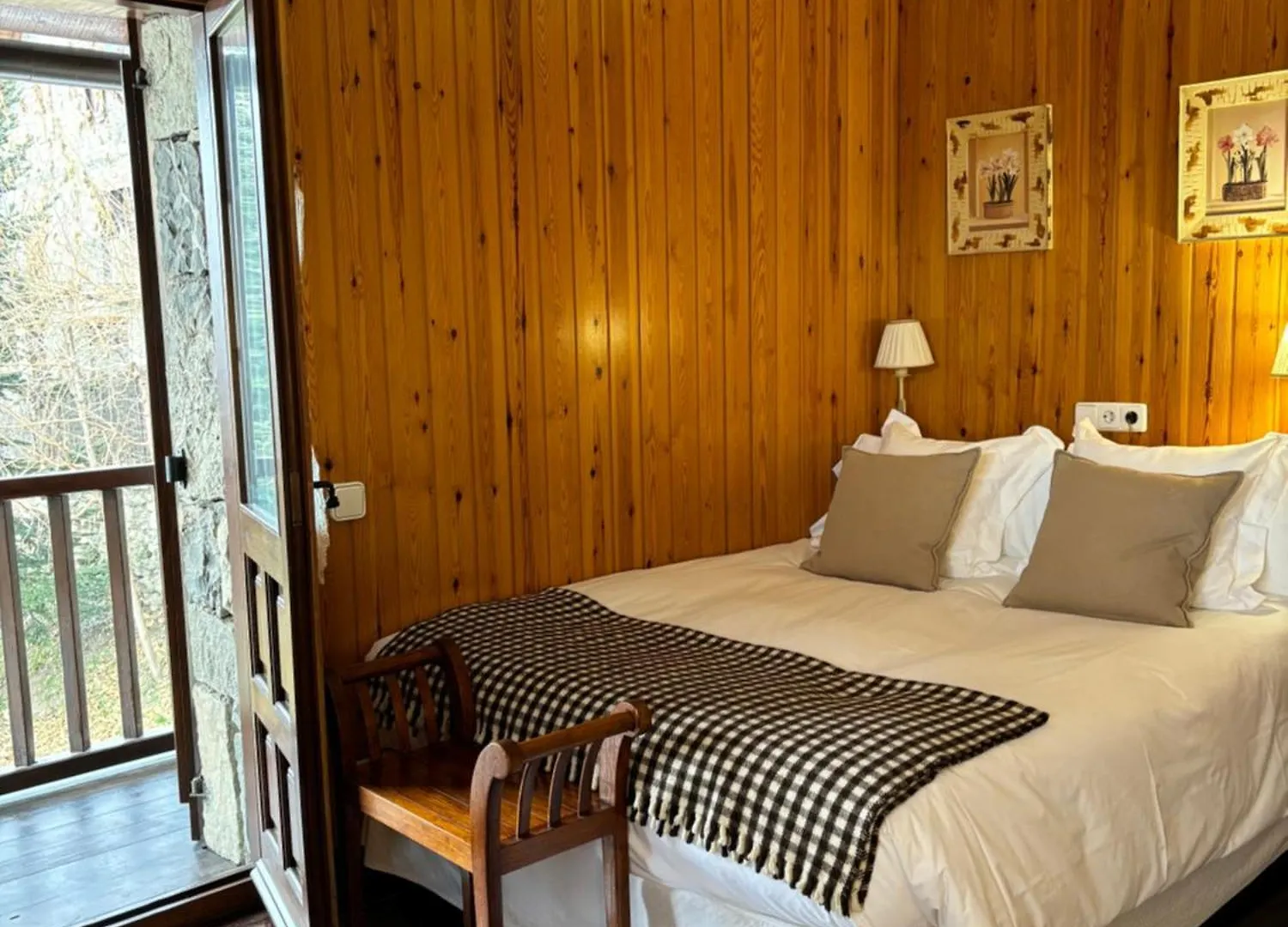 El Xalet De Tauell Hotel Rural