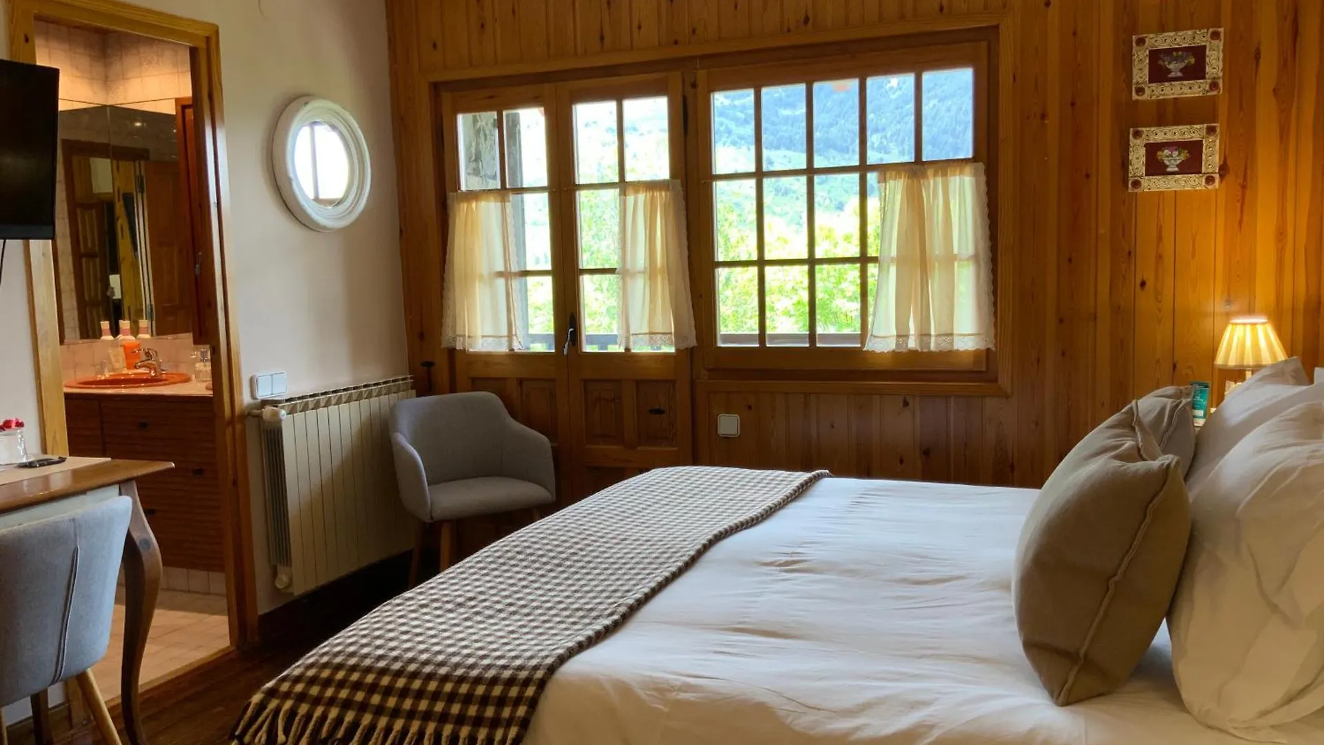 El Xalet De Tauell Hotel Rural 2*, Taull