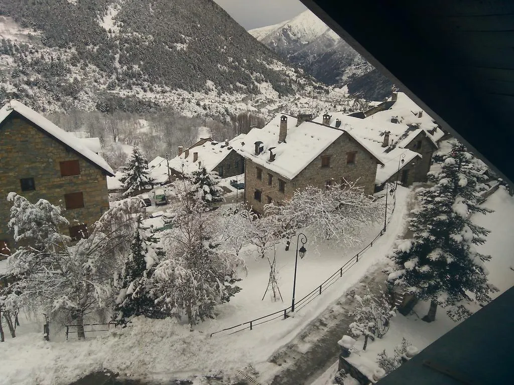 El Xalet De Tauell Hotel Rural